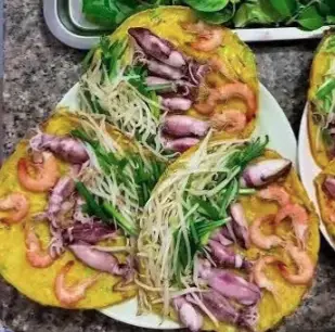 Hình ảnh Bánh xèo tôm mực