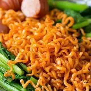 Hình ảnh Mì xào xúc xích