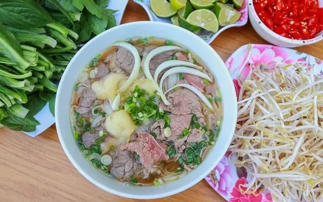 Hình ảnh Phở tái nạm gân