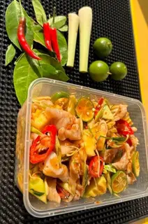Hình ảnh Chân Gà Rút Xương Sốt Thái