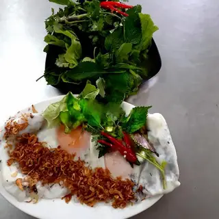Hình ảnh Bánh cuốn trứng ngon không chả