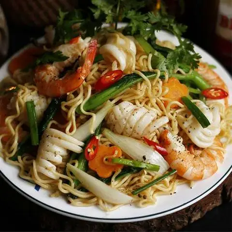 Hình ảnh Ốc Lẩu Trang - Chả Giò Chiên, Lẩu Diêu Hồng & Mì Xào Hải Sản - Đường Số 3