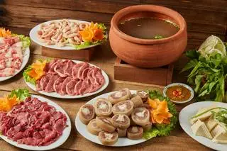 Hình ảnh Lẩu đuôi bò gầu nạm