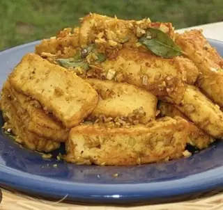 Hình ảnh Cơm đậu hũ chiên sả ớt 