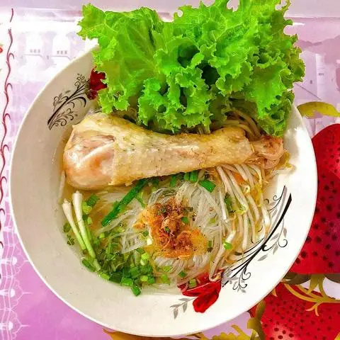 Hình ảnh Hủ Tiếu Gà Ta Sườn Bò Viên - Phan Đạt Đức