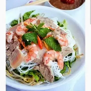 Hình ảnh Gỏi đu đủ tôm tai