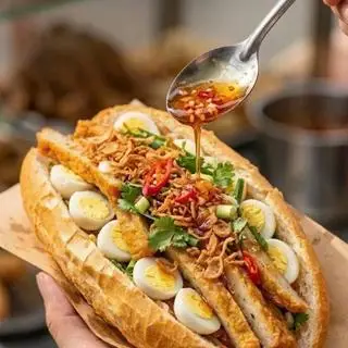 Hình ảnh Bánh mì chả cá nha trang trứng cút - Nha Trang fish cake bánh mì with quail eggs
