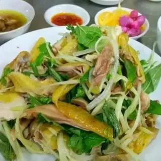 Hình ảnh Gà xé rau răm 2 người ăn