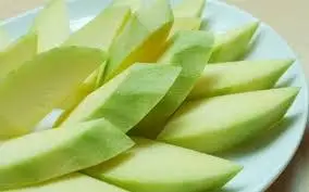 Hình ảnh Xoài keo mắm đường cắt sẵn 300gr