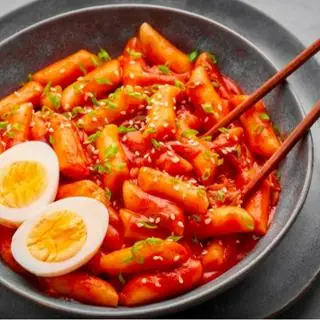 Hình ảnh Tokbokki cay Hàn Quốc