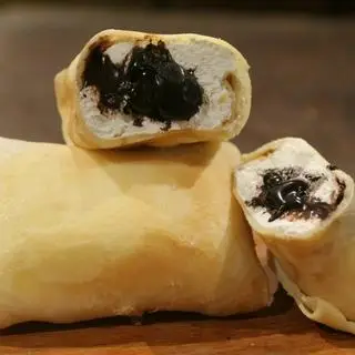 Hình ảnh Bánh crepe cuộn chocolate