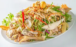 Hình ảnh Gà cúng và chặt lá chanh nguyên con