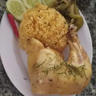Hình ảnh Cơm gà luộc góc tư đùi