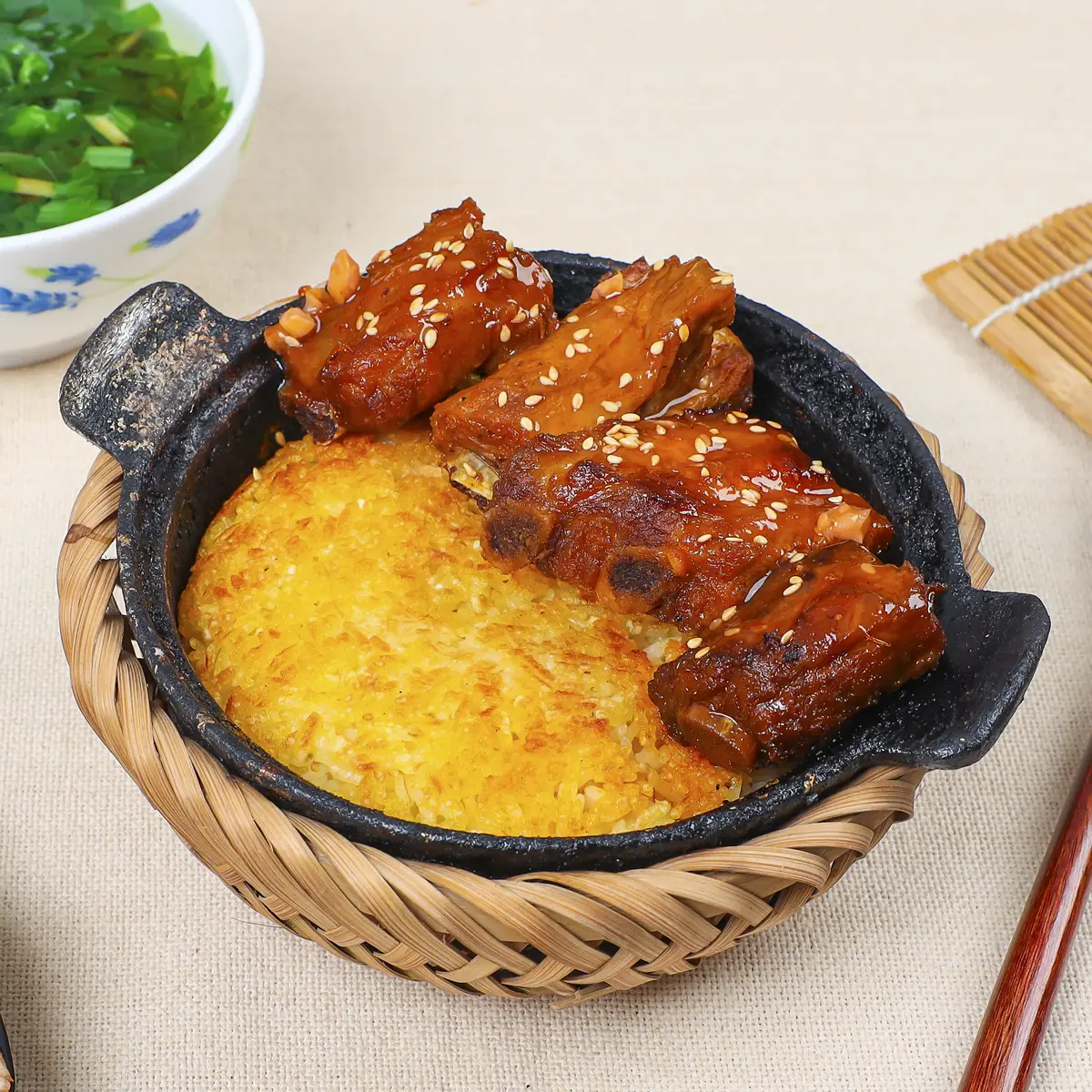 Hình ảnh Cơm Niêu 1 Mặt Sườn Sốt Bbq