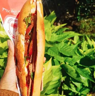 Hình ảnh Bánh mì heo quay