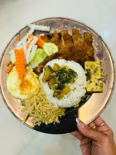 Hình ảnh Cơm tấm sườn - bì - chả