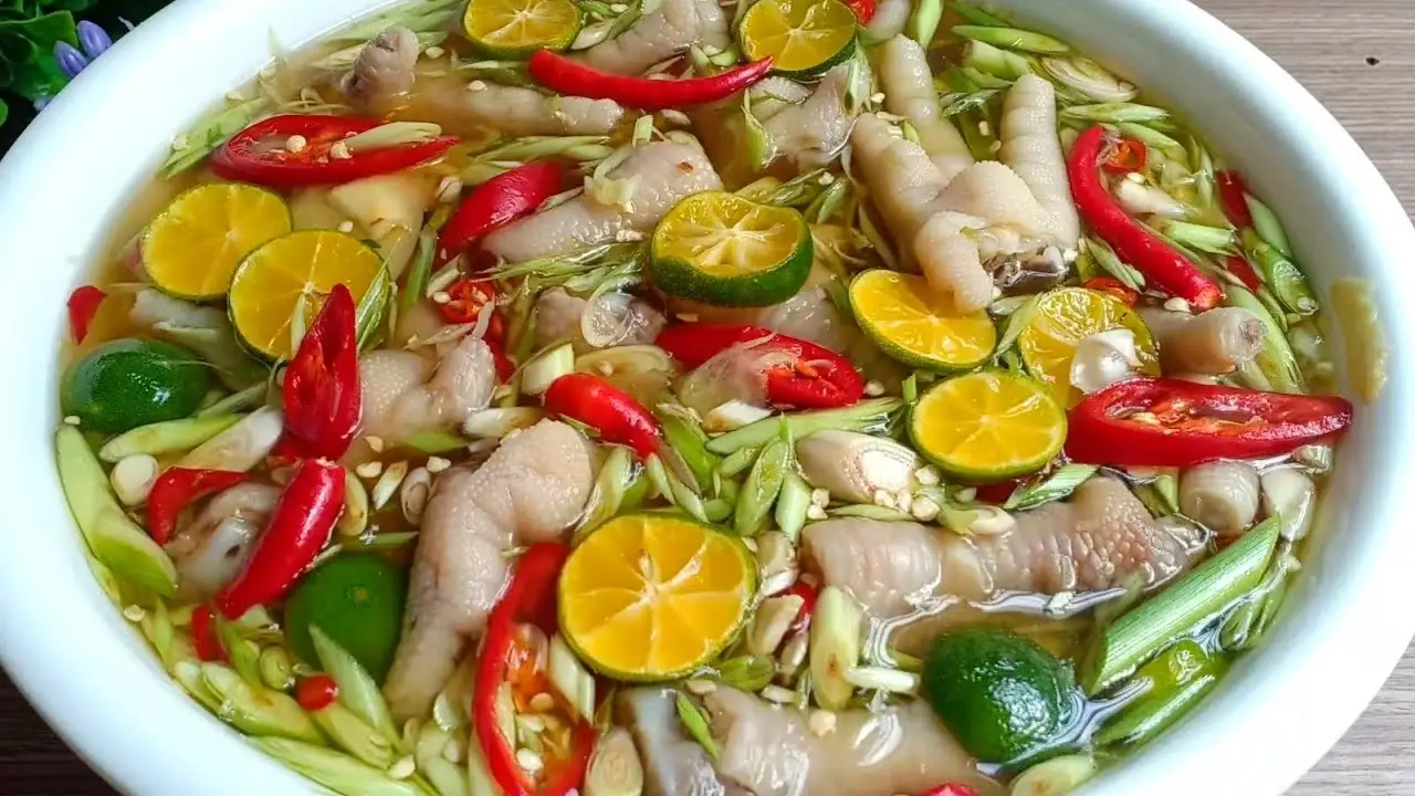 Hình ảnh Chân gà sả tắc