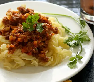 Hình ảnh Nui sốt bò bằm