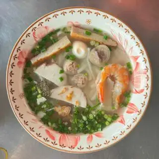 Hình ảnh Hủ tiếu thập cẩm đuôi heo