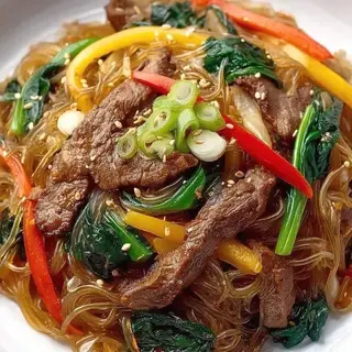 Hình ảnh Miến trộn bò sốt tương + Canh rong biển