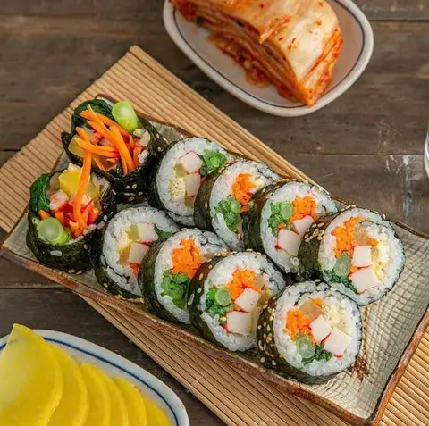 Hình ảnh Lỷ Mùi Quán - Lê Thị Bạch Cát