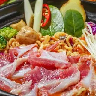 Hình ảnh Mì cay kim chi lẩu Thái sườn sụn
