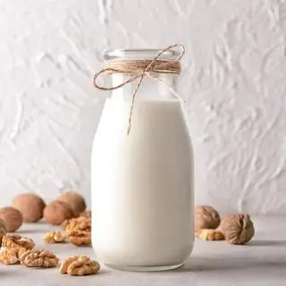 Hình ảnh Sữa hạt óc chó đậu đen gạo lức