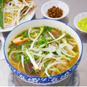 Hình ảnh Bún Bò Mèo - Đỗ Tấn Phong