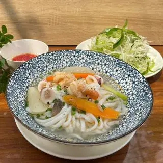 Hình ảnh Combo 3T - ba người dùng (3 tô bún hoặc 3 tô bánh canh + 3 ly trà tắc)