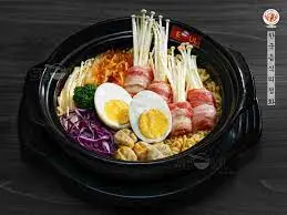 Hình ảnh Mì kim chi bò mỹ nấm trứng