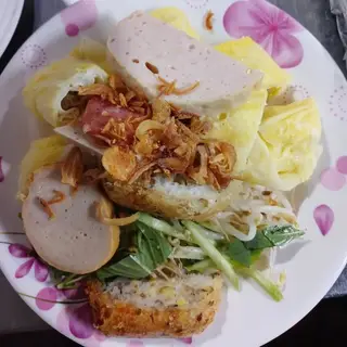 Hình ảnh 1 bánh cuốn trứng phần đầy đủ toppings