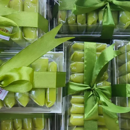 Hình ảnh Bánh cốm hộp 10 thắt nơ đi biếu