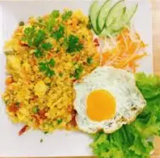 Hình ảnh Cơm trứng rán đậu sốt cà chua
