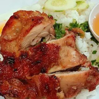 Hình ảnh Cơm gà nướng mỡ hành