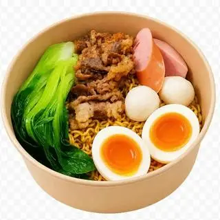 Hình ảnh Mì trộn muối ớt trứng lòng đào xúc xích