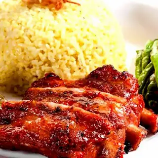 Hình ảnh Cơm Đảo Sườn + Trứng Ốp La