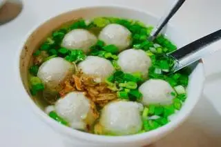 Hình ảnh Bò viên chén bánh mì