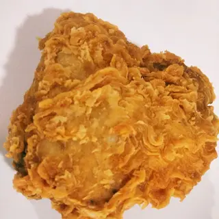 Hình ảnh Má đùi kèm khoai tây