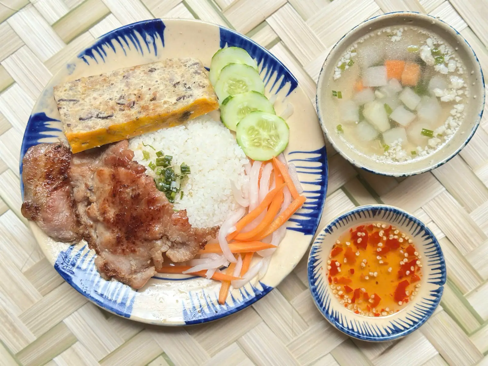 Hình ảnh Cơm sườn chả