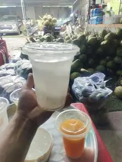 Hình ảnh Nước dừa - ly khổng lồ