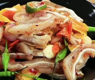 Hình ảnh Tai heo mix chân gà
