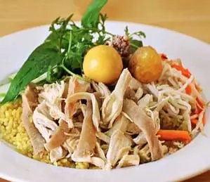 Hình ảnh Cơm gà xé trứng non