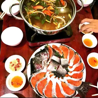 Hình ảnh Lẩu cá hồi