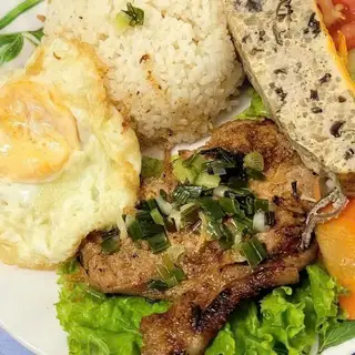 Hình ảnh Cơm sườn chả trứng ốp la