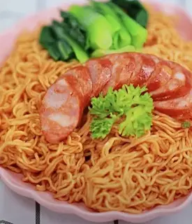Hình ảnh Mì trộn xúc xích