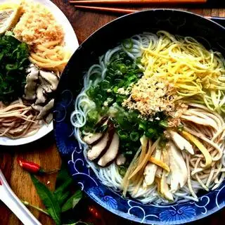 Hình ảnh Bún thang gà cánh