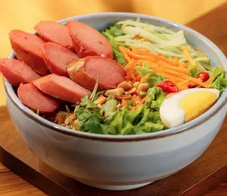 Hình ảnh Bún trộn xúc xích