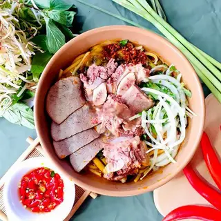 Hình ảnh Bún bò xí quách nạm