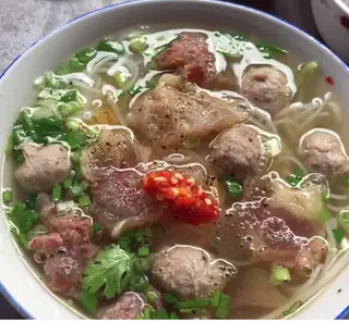 Hình ảnh Bún bò nạm chả bò viên đuôi bò