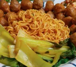 Hình ảnh Mì trộn bò viên 